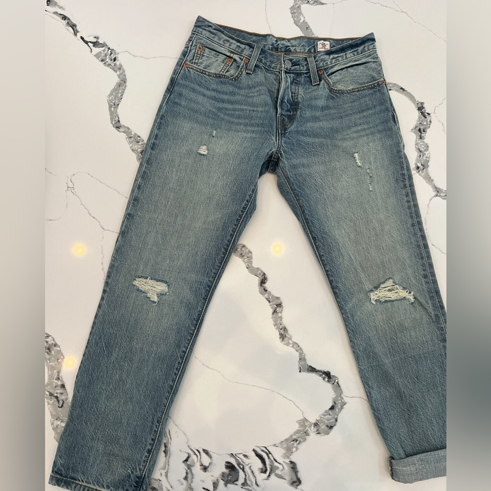 Women’s Levi’s CT Jeans size 26/32. Like new, never worn.